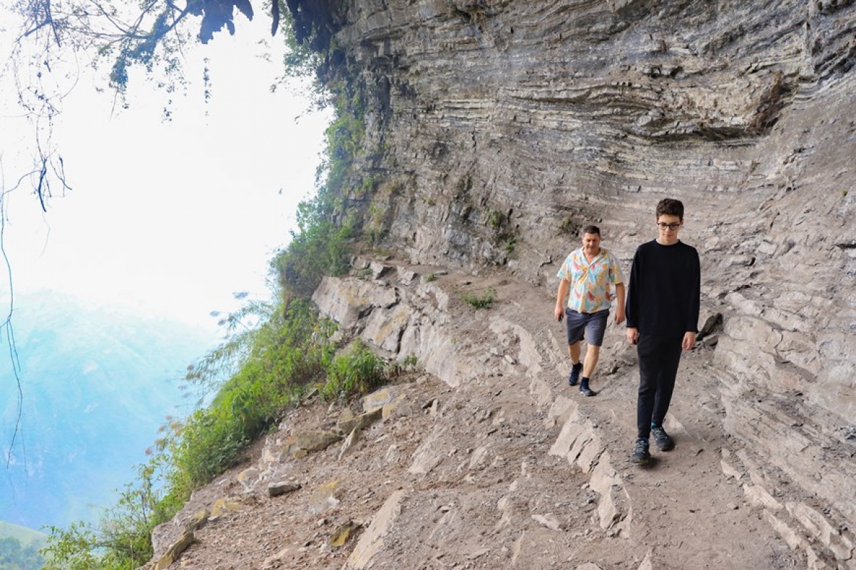 con duong chinh phuc vach da than ha giang tren deo ma pi leng hinh anh 7