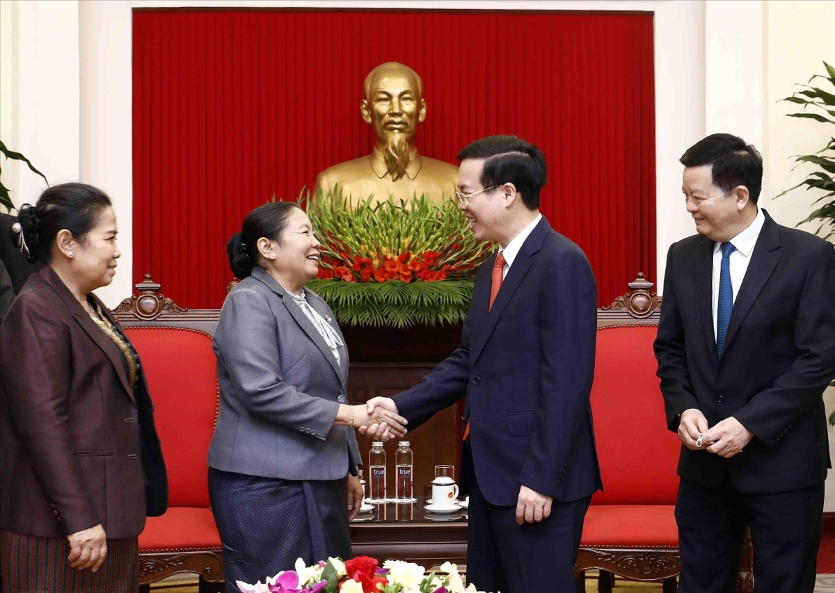 Đồng chí võ văn thưởng tiếp đoàn đại biểu cấp cao đảng nhân dân cách mạng lào hình ảnh 1 Dong chi vo van thuong tiep doan dai bieu cap cao dang nhan dan cach mang lao hinh anh 1