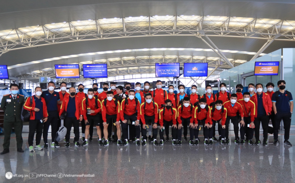 Dt viet nam co mat tai lao, tap trung toi da cho tran mo man aff cup 2022 hinh anh 1