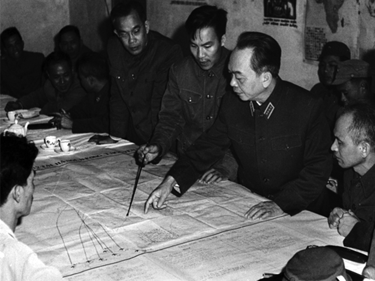 sức mạnh chiến tranh nhân dân tỏa sáng trong 12 ngày đêm Điện biên phủ trên không hình ảnh 1 suc manh chien tranh nhan dan toa sang trong 12 ngay dem Dien bien phu tren khong hinh anh 1