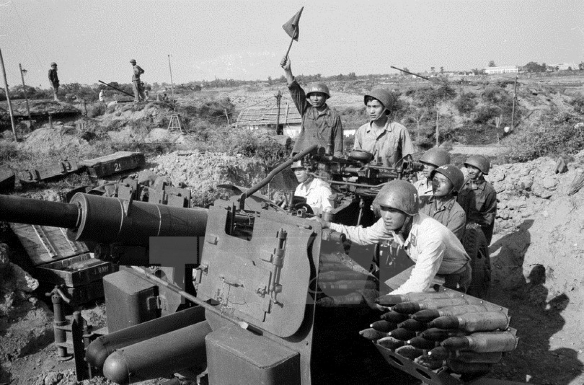 suc manh chien tranh nhan dan toa sang trong 12 ngay dem Dien bien phu tren khong hinh anh 6