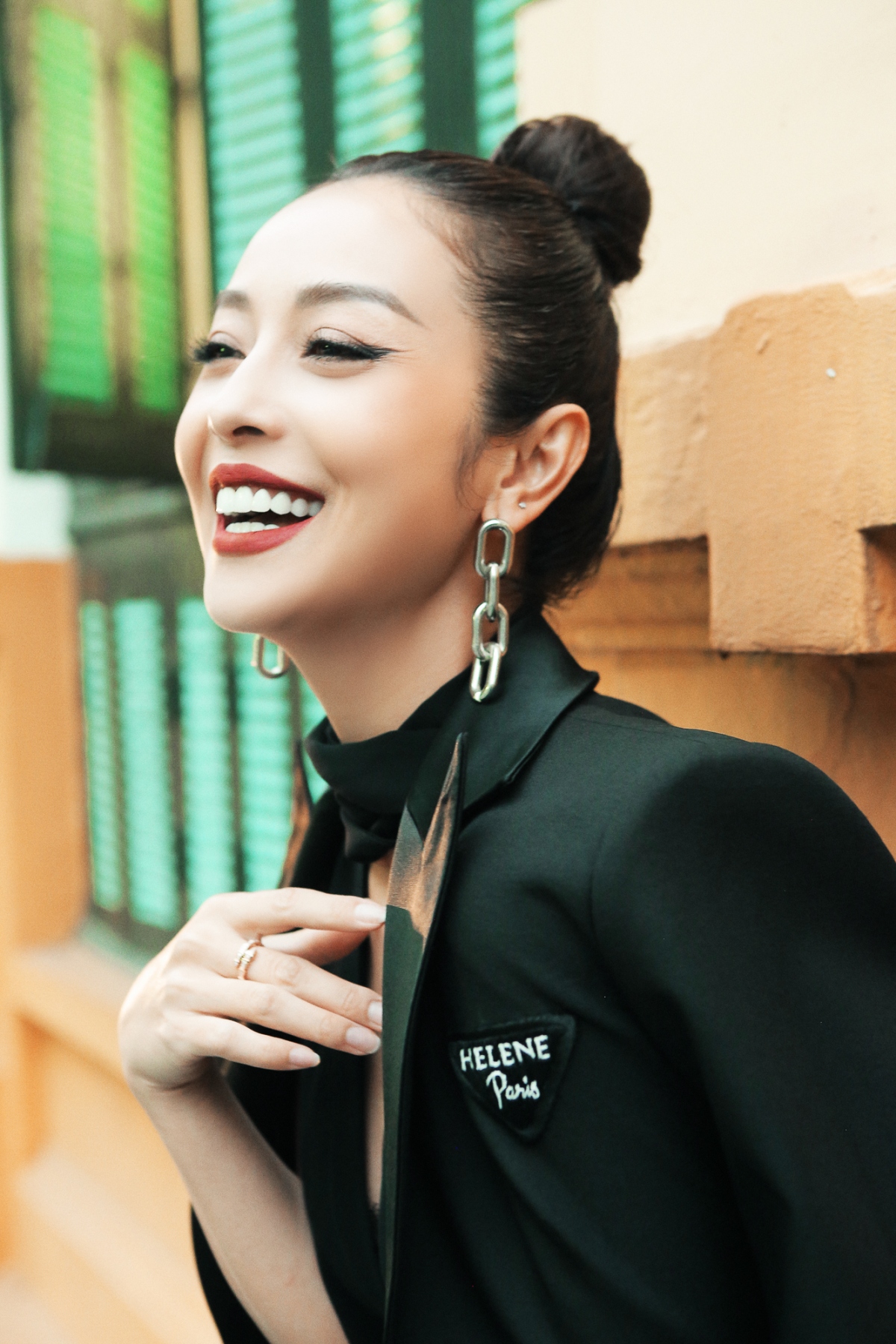 jennifer pham khoe nhan sac khong tuoi, sanh dieu dao pho hinh anh 5