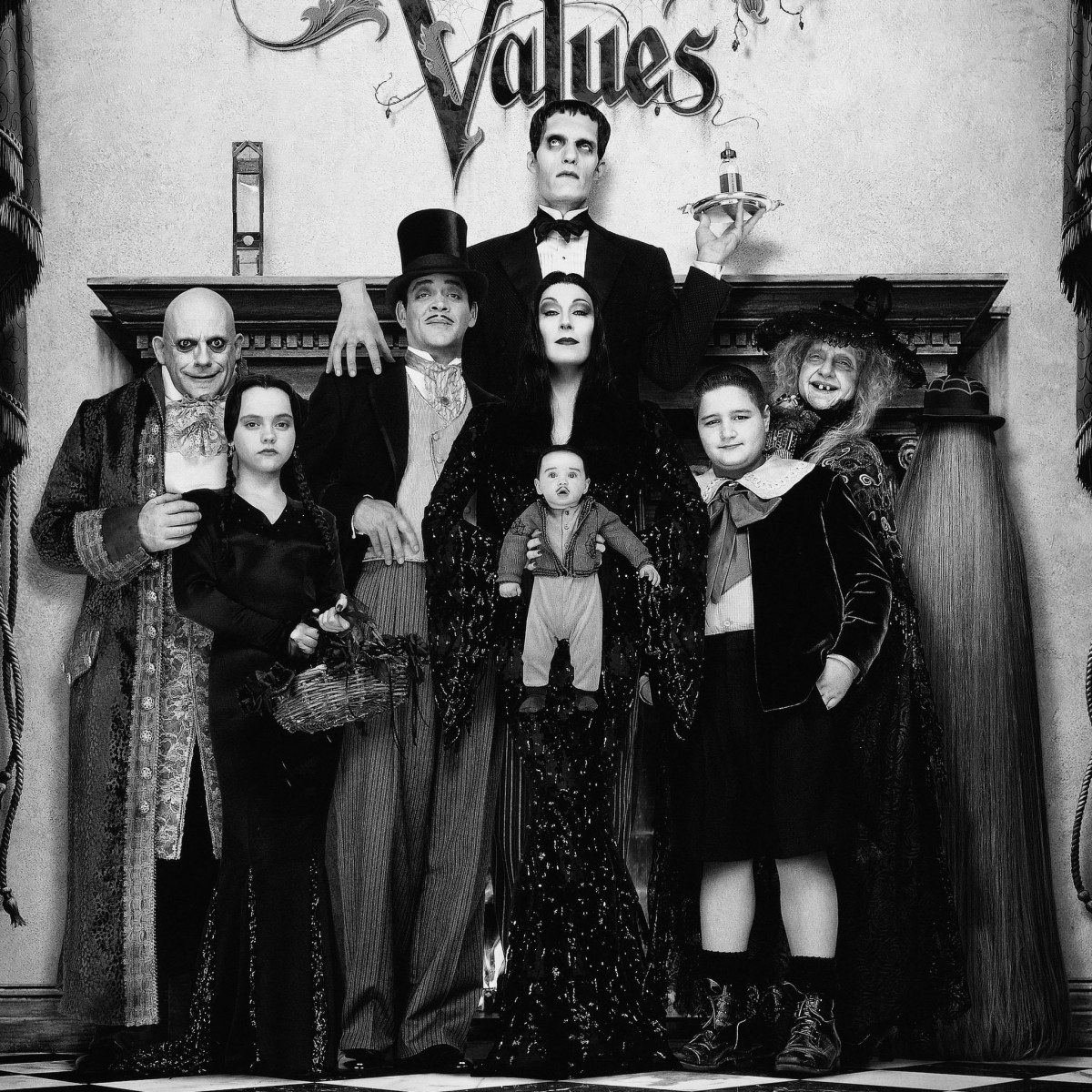 loat phim the addams family con sot keo dai nhieu thap ky hinh anh 2