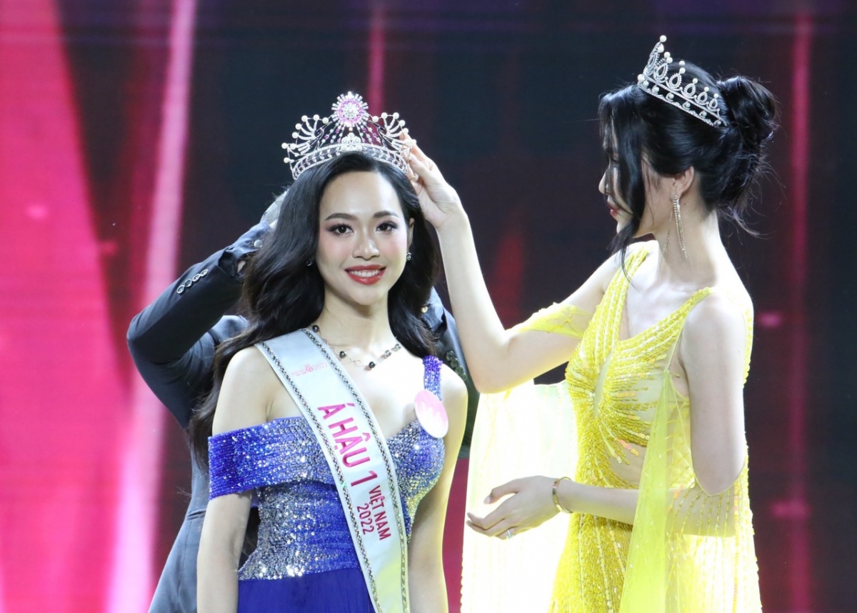 ve su co trang phuc cua A hau phuong anh trong dem chung ket hhvn 2022 hinh anh 3