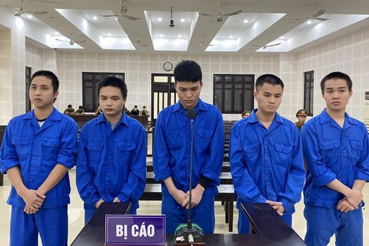 trả thù cho bạn gái, nhóm thanh niên lĩnh án 36 năm tù về hành vi giết người hình ảnh 1 tra thu cho ban gai, nhom thanh nien linh an 36 nam tu ve hanh vi giet nguoi hinh anh 1