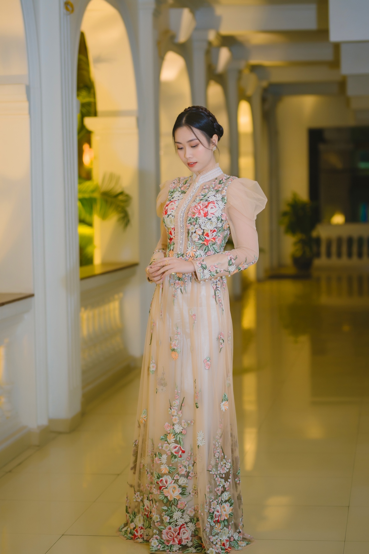 hoa hau ban mai mang ca vuon hong tinh yeu cua vo viet chung di su kien hinh anh 6