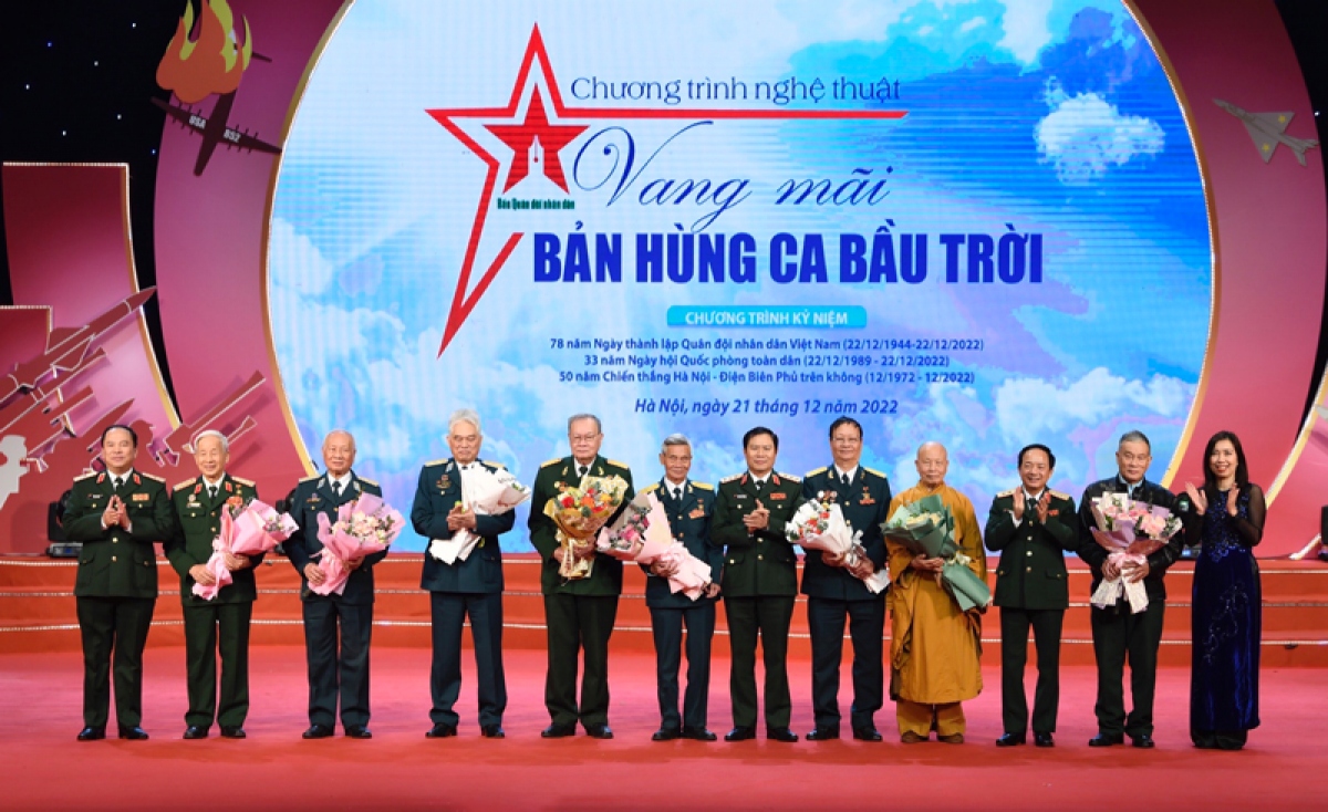  vang mai ban hung ca bau troi - niem tu hao ve mot thu do oai hung hinh anh 3
