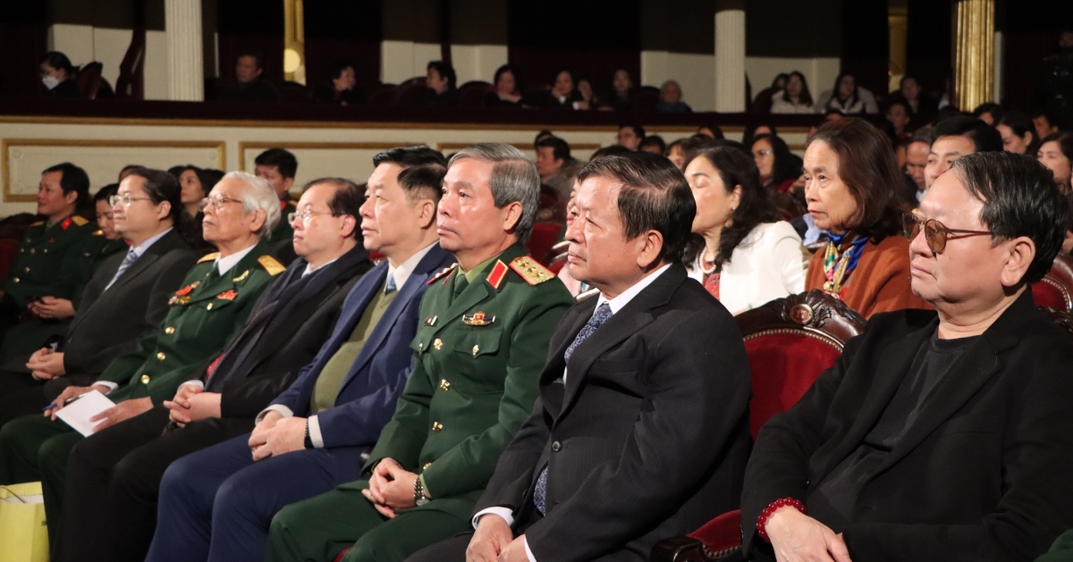 bài ca tình yêu bức tranh đa sắc về cuộc chiến bảo vệ tổ quốc hình ảnh 1 bai ca tinh yeu buc tranh da sac ve cuoc chien bao ve to quoc hinh anh 1