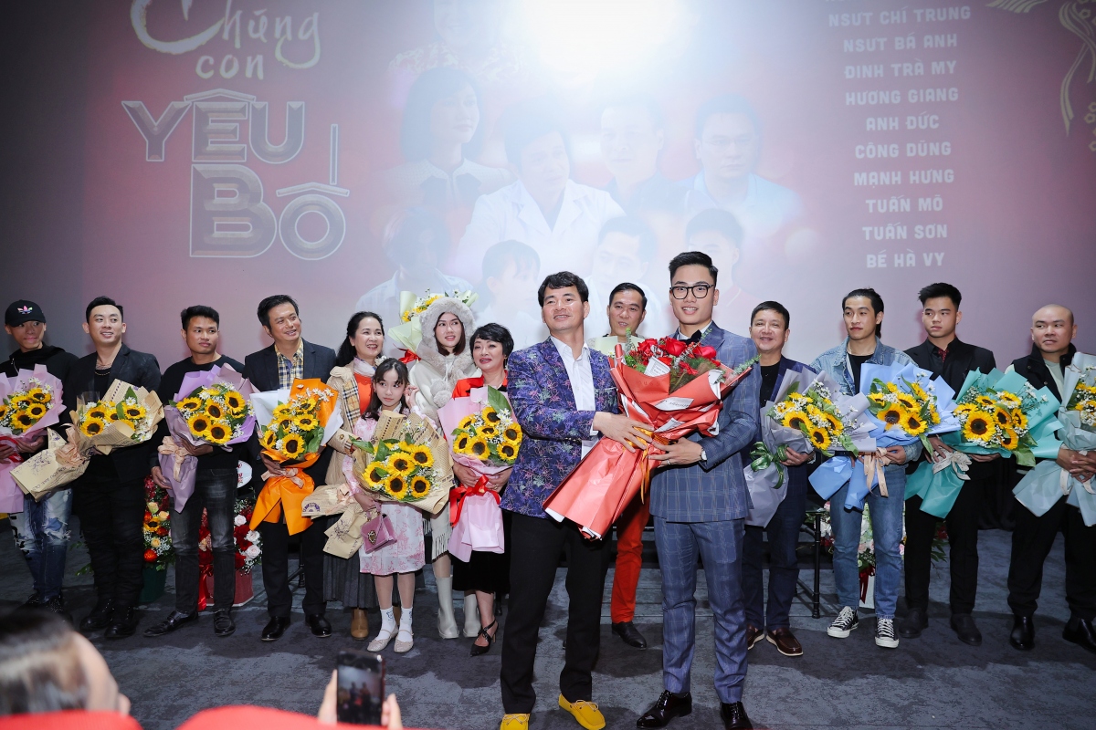 nghe si tra my lam nha san xuat phim tet dau tay cua con trai hinh anh 3