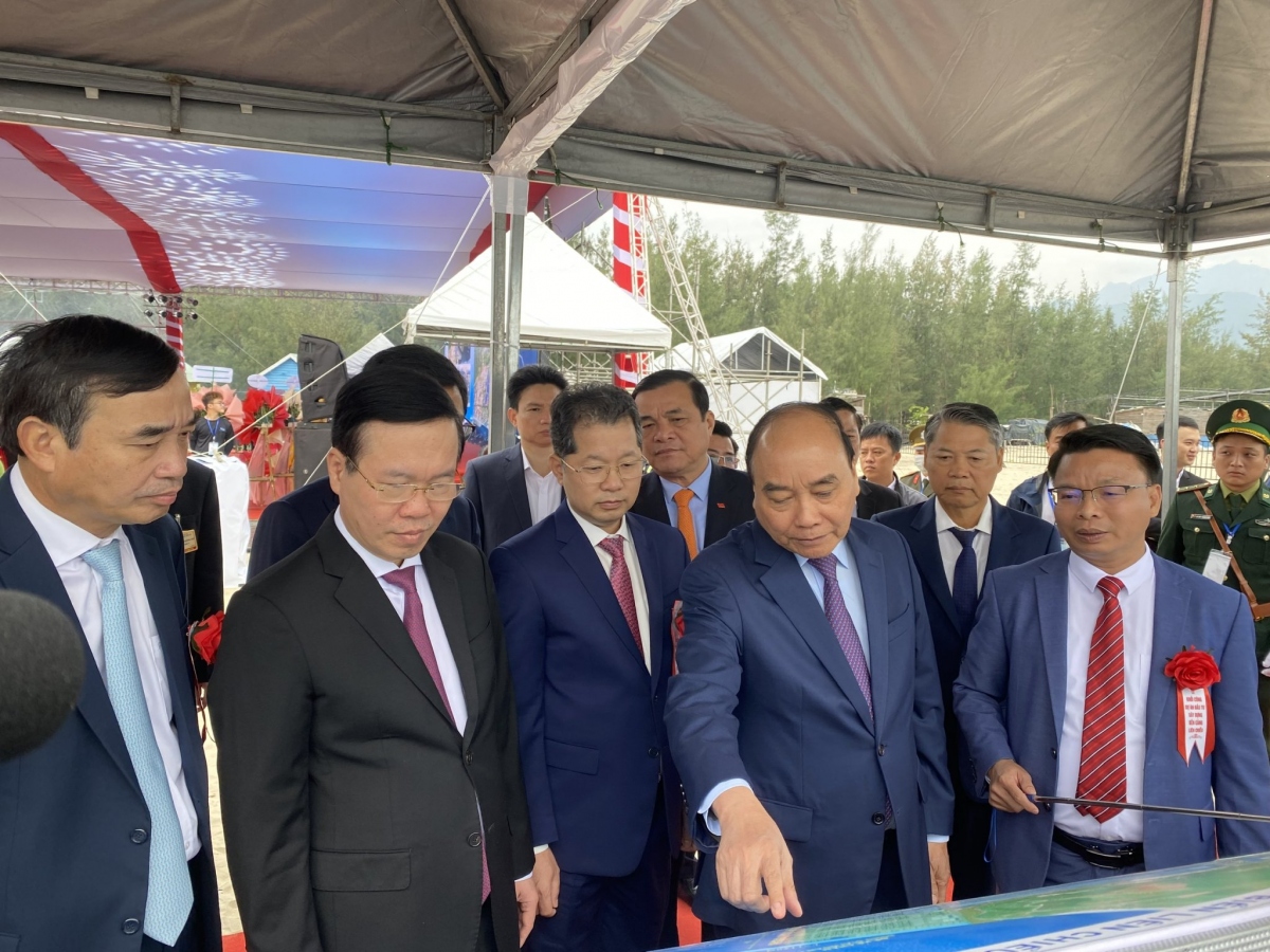 chủ tịch nước nguyễn xuân phúc cảng biển liên chiểu sẽ là điểm sáng tạo bứt phá hình ảnh 1 chu tich nuoc nguyen xuan phuc cang bien lien chieu se la diem sang tao but pha hinh anh 1