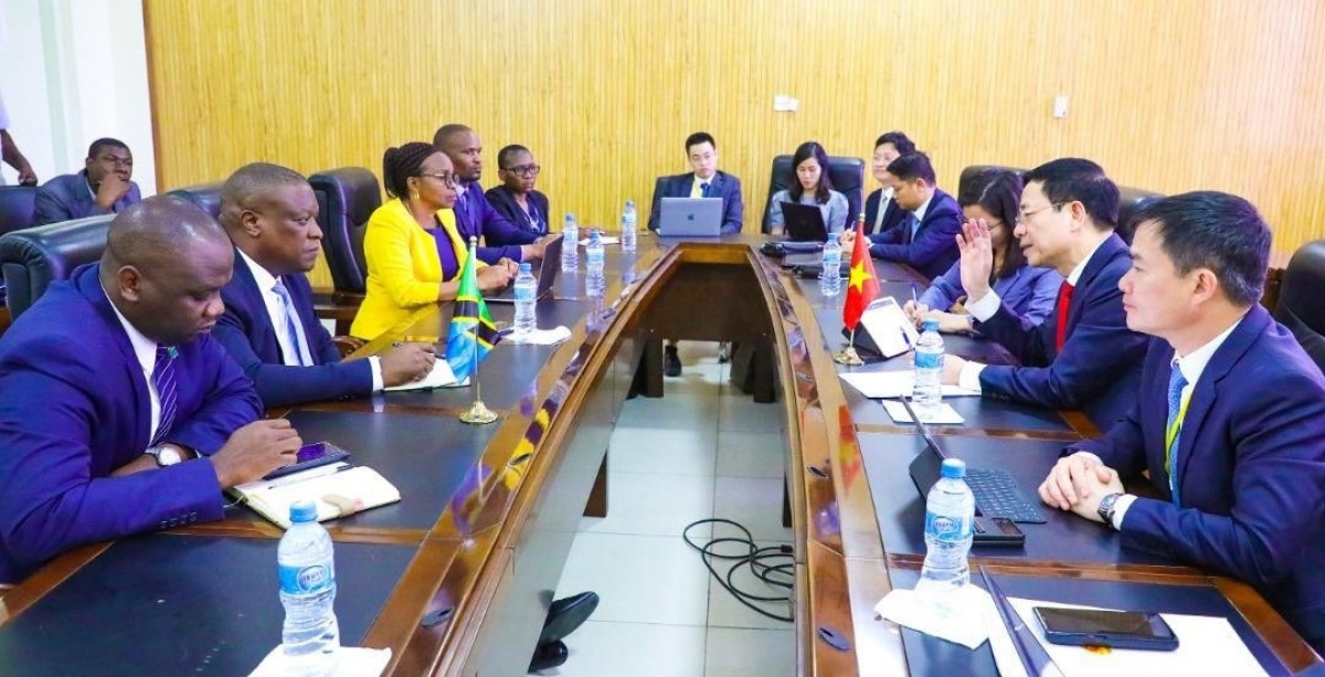Đoàn đại biểu Đảng cộng sản việt nam dự Đại hội Đảng cách mạng tanzania hình ảnh 1 Doan dai bieu Dang cong san viet nam du Dai hoi Dang cach mang tanzania hinh anh 1