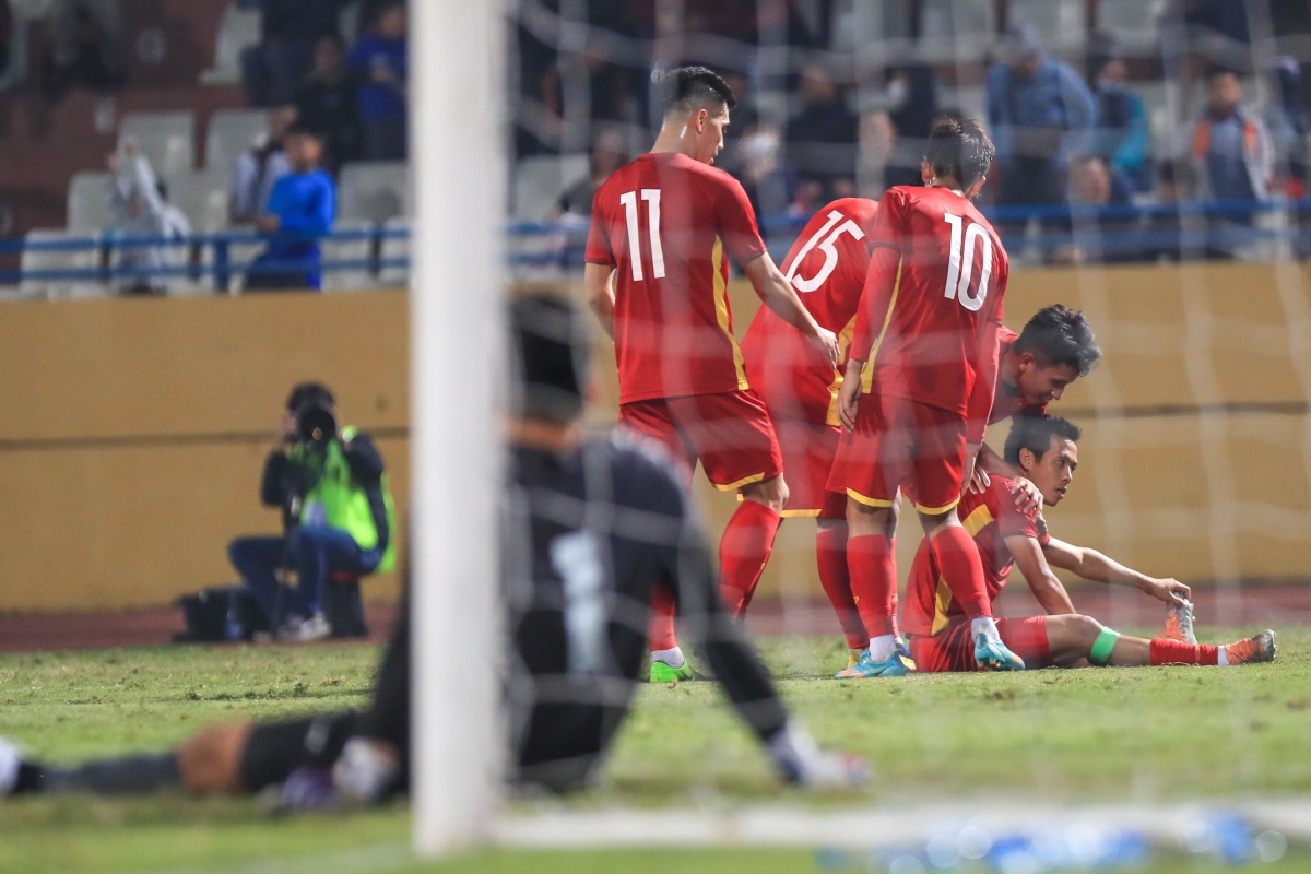 toan canh Dt viet nam chay da cho aff cup 2022 bang tran thang philippines hinh anh 12