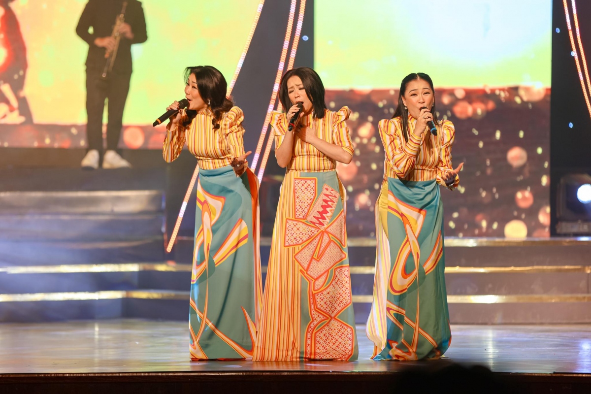 viet huong, chi pu hao hung nhan cup ngoi sao xanh hinh anh 11