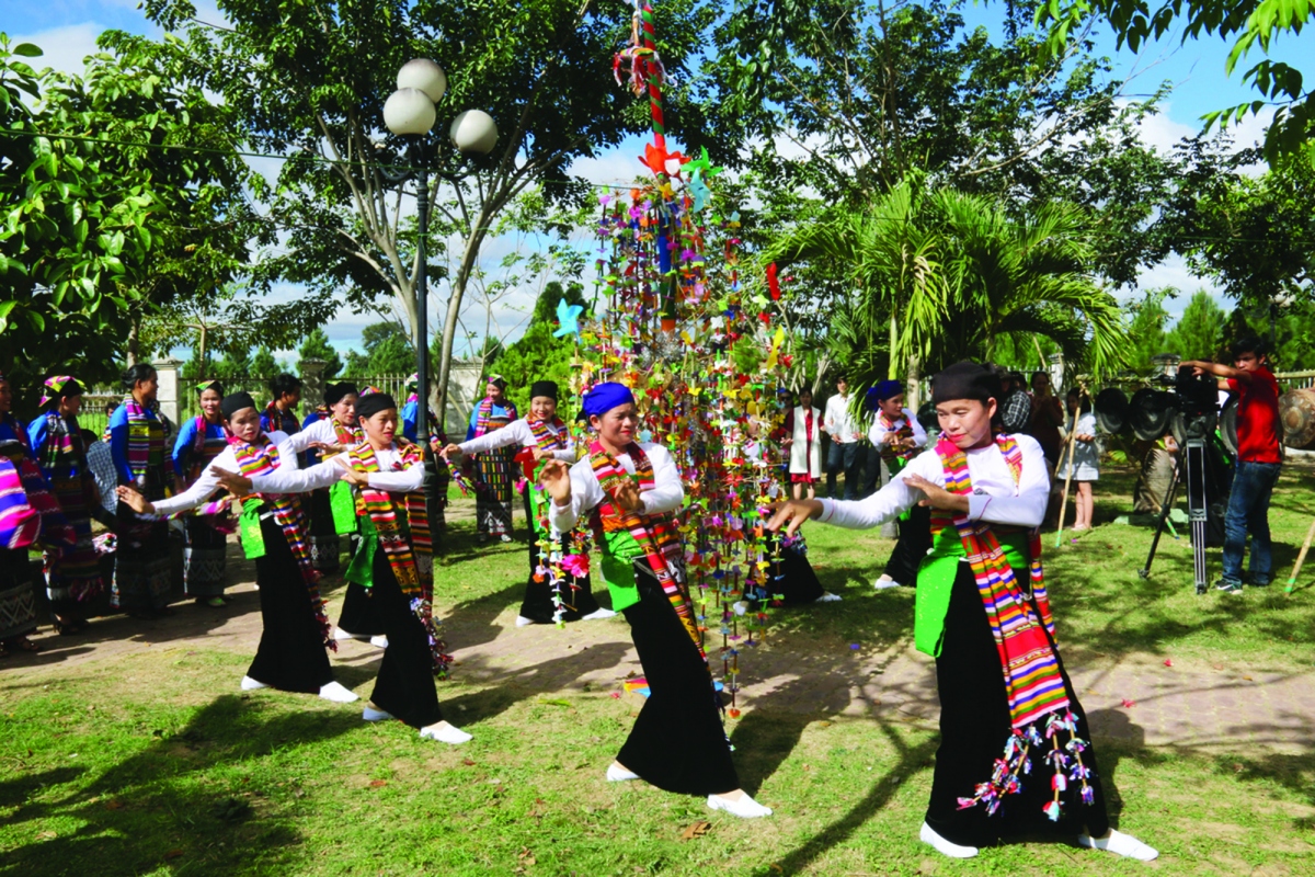 lễ hội kin chiêng boọc mạy làng roộc răm hình ảnh 1 le hoi kin chieng booc may lang rooc ram hinh anh 1