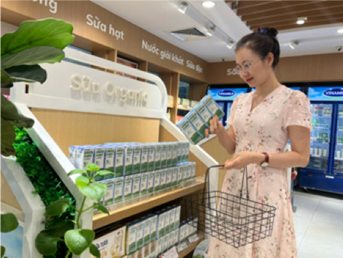 tổ chức clean label project trao chứng nhận cho 2 sản phẩm sữa tươi việt nam hình ảnh 1 to chuc clean label project trao chung nhan cho 2 san pham sua tuoi viet nam hinh anh 1
