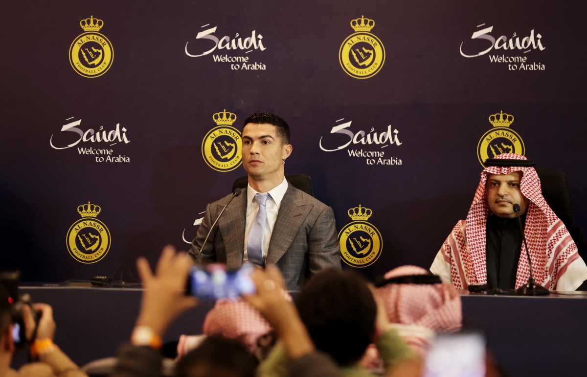 ronaldo toi tu choi nhieu doi chau Au de den al nassr hinh anh 4