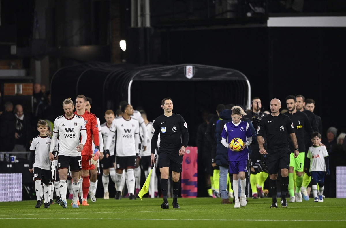 thang nhoc fulham, tottenham tam vuot qua khung hoang hinh anh 1