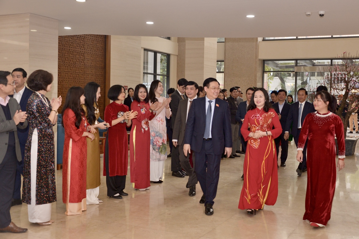 chu tich quoc hoi vuong Dinh hue tham, chuc tet cac co quan bao chi cua quoc hoi hinh anh 3