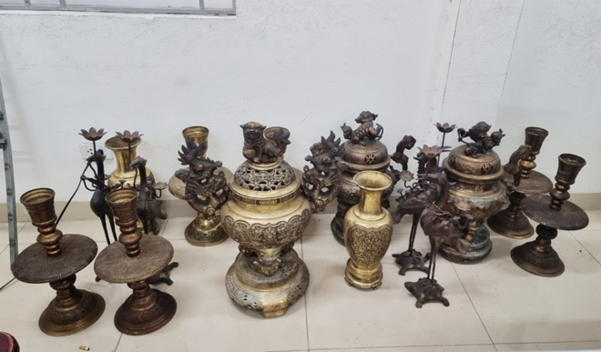 khoi to doi tuong trom cap co vat o dinh, chua roi dem di ban phe lieu hinh anh 2