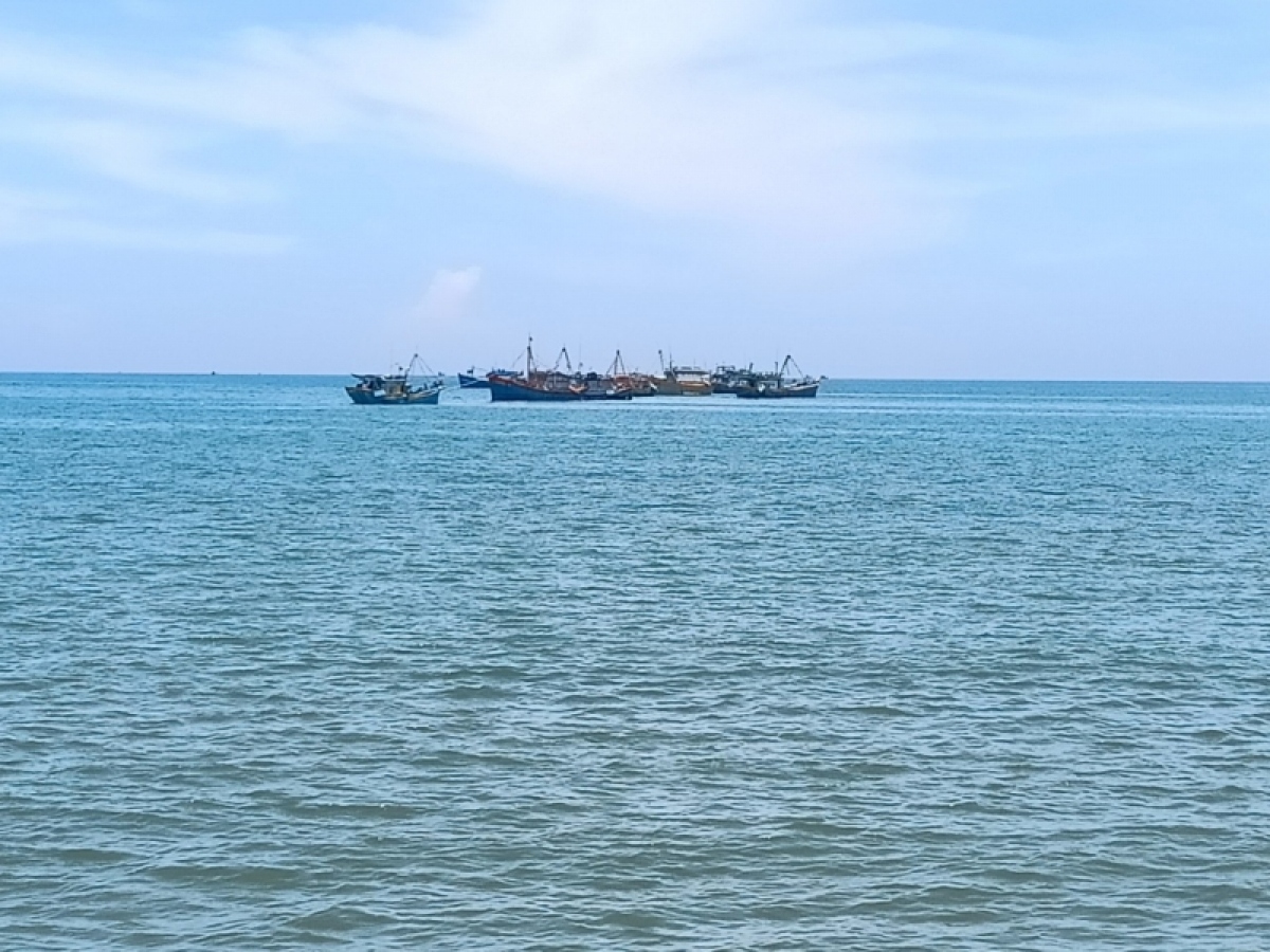 vụ tàu cá bị chìm ở bình thuận 1 người vẫn đang mất tích hình ảnh 1 vu tau ca bi chim o binh thuan 1 nguoi van dang mat tich hinh anh 1