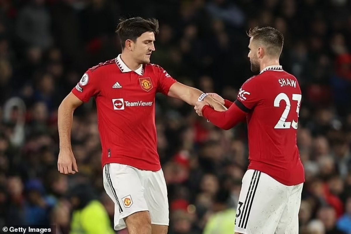 huyen thoai mu cong khai nghi van xich mich giua erik ten hag va harry maguire hinh anh 2