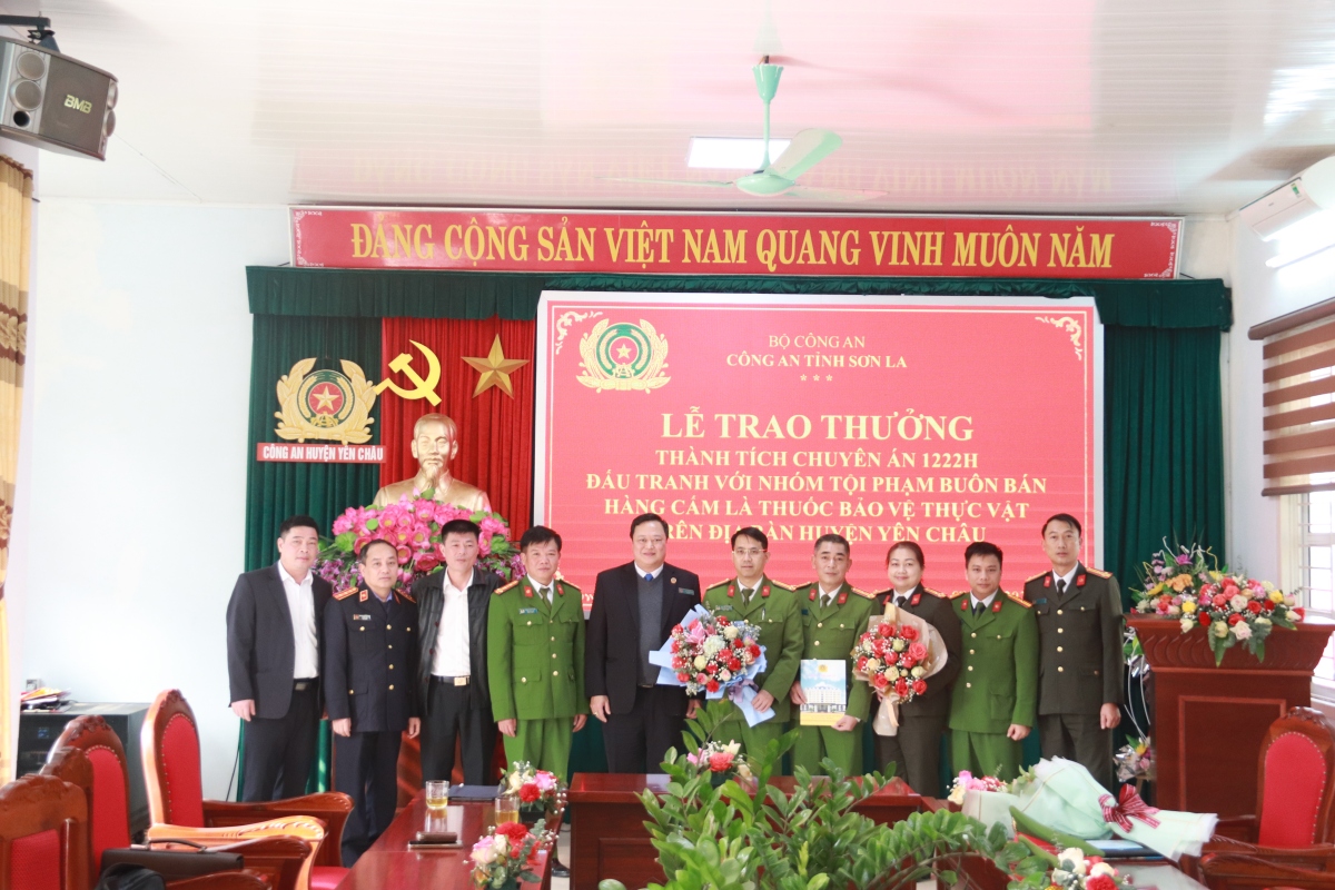 boc go duong day buon ban hang cam o son la hinh anh 2
