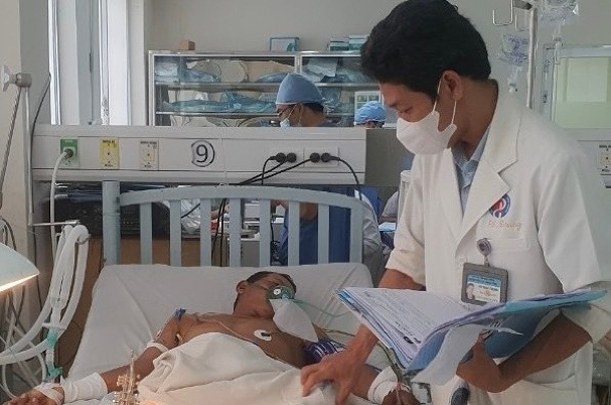 15 gio dong ho noi cang chan benh nhan bi dut lia o binh duong hinh anh 3