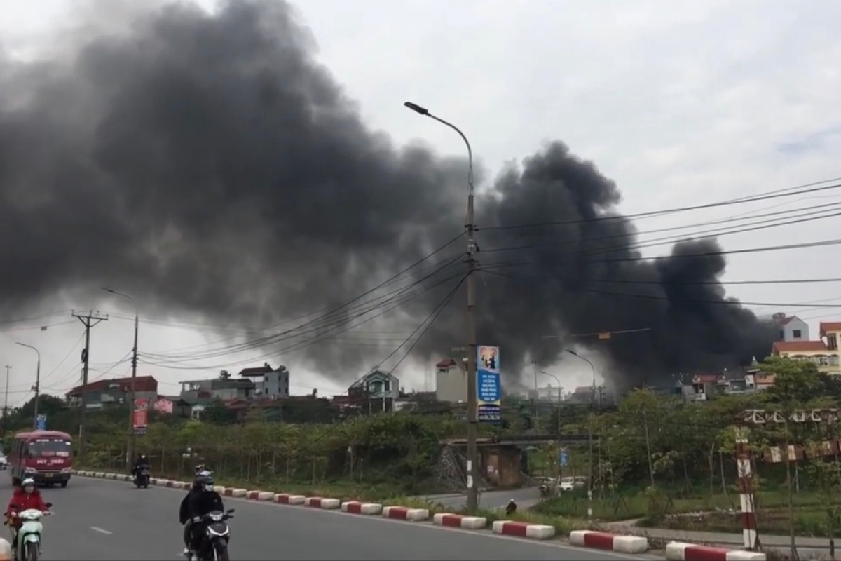 cua hang kinh doanh bep gas chay ngun ngut o ha noi hinh anh 2