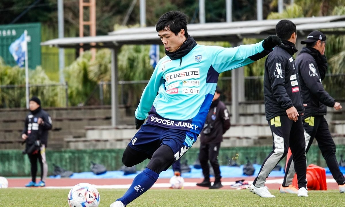 công phượng nhận lời khen từ thầy mới ở yokohama fc hình ảnh 1 cong phuong nhan loi khen tu thay moi o yokohama fc hinh anh 1