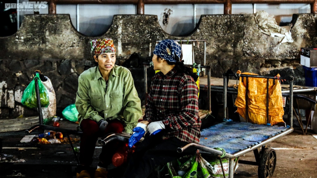 phan cuu van keo hang xuyen dem Dong gia ret, lo cai tet thieu banh chung hinh anh 6