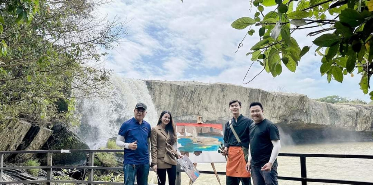 hai nghe si tre lang du cung khuc mua xuan tu tay bac toi tay nguyen hinh anh 4