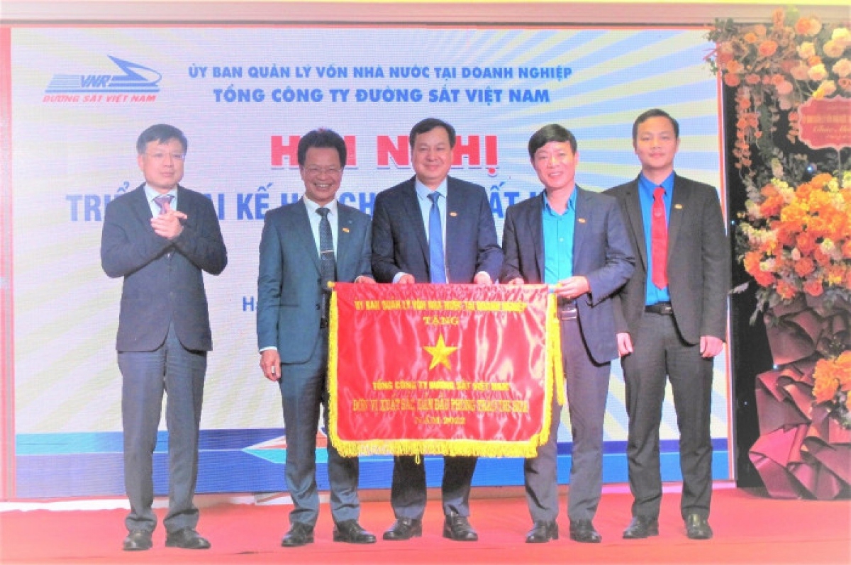 nganh duong sat xac dinh di bang 3 chan , dat muc tieu nam 2023 khong lo hinh anh 3