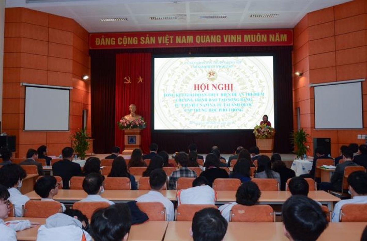bo gd-Dt yeu cau ha noi ra soat lai toan bo chuong trinh dao tao song bang tu tai hinh anh 1