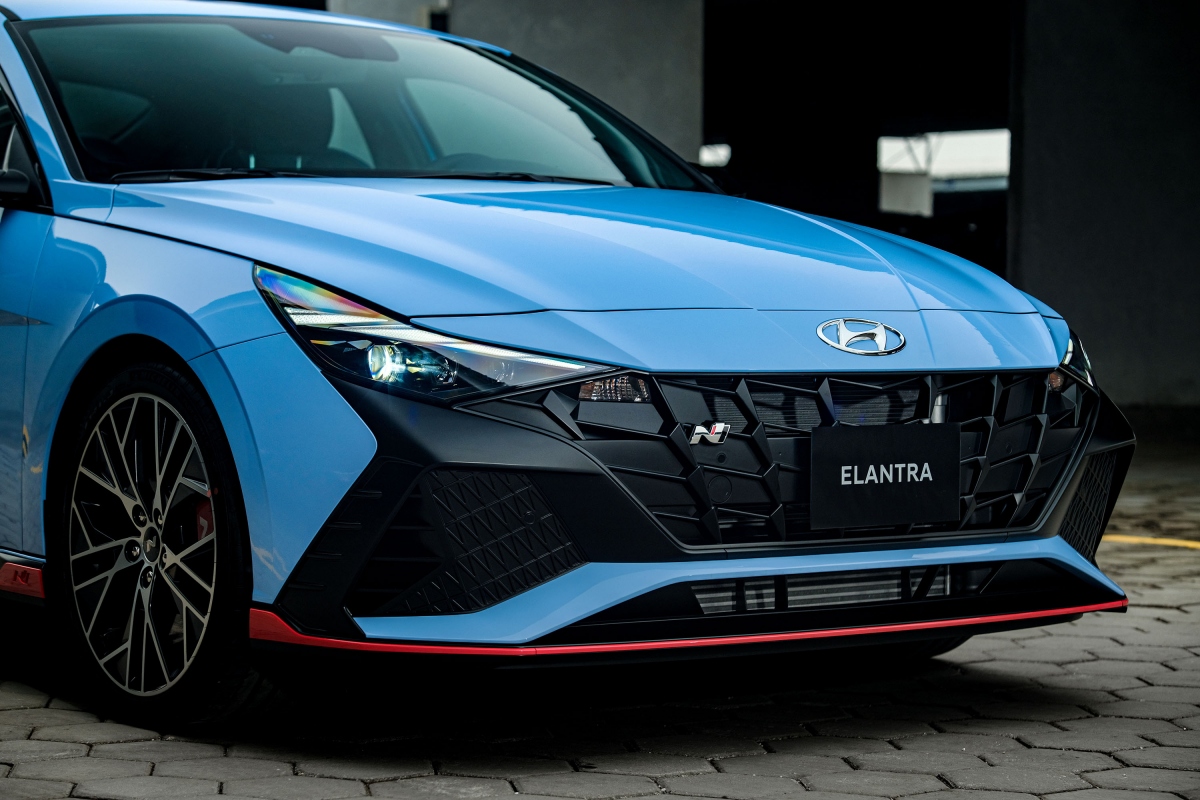  xe dua duong pho hyundai elantra n duoc gioi thieu va trung bay tai viet nam hinh anh 9