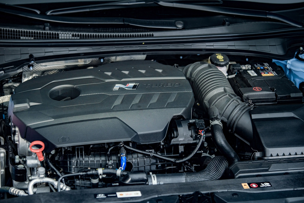  xe dua duong pho hyundai elantra n duoc gioi thieu va trung bay tai viet nam hinh anh 8