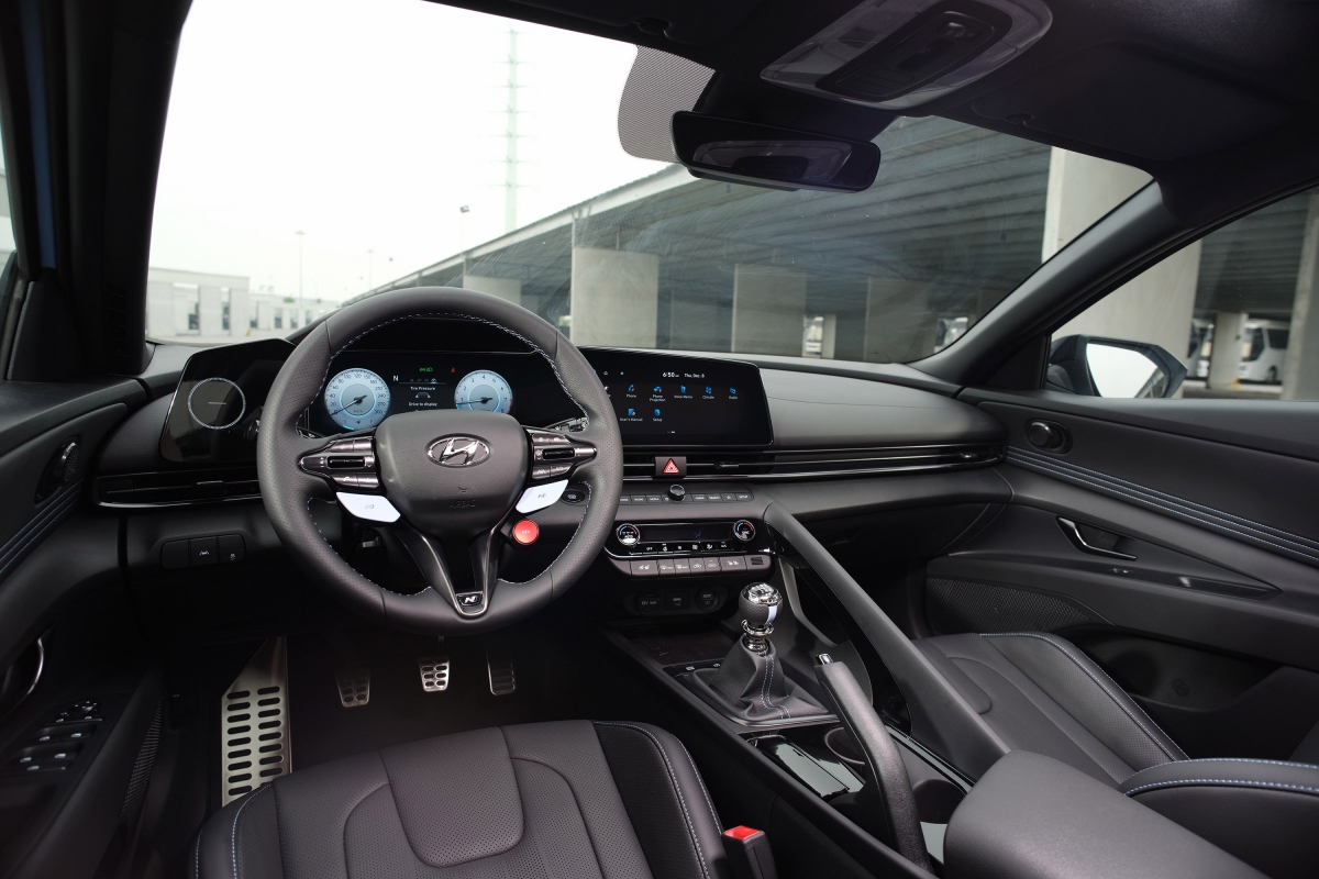 xe dua duong pho hyundai elantra n duoc gioi thieu va trung bay tai viet nam hinh anh 6