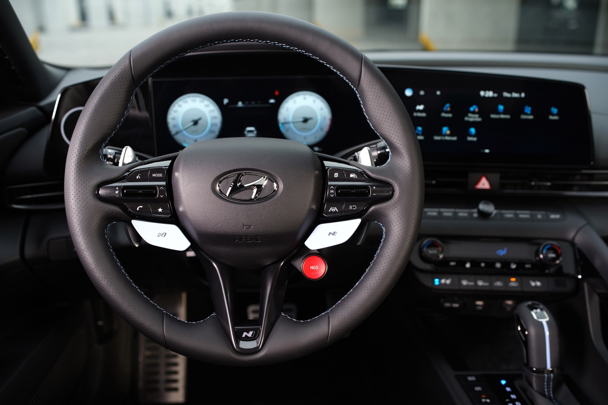  xe dua duong pho hyundai elantra n duoc gioi thieu va trung bay tai viet nam hinh anh 7