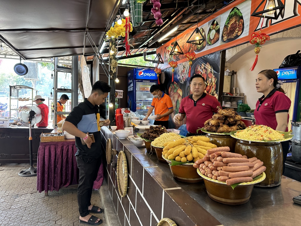 tết dương lịch, các khu vui chơi, giải trí ở tp.hcm đông khách hình ảnh 2 tet duong lich, cac khu vui choi, giai tri o tp.hcm dong khach hinh anh 2