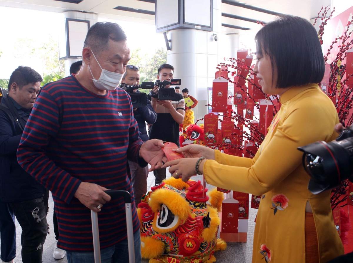 Đà nẵng đón 335 du khách xông đất hình ảnh 2 Da nang don 335 du khach xong dat hinh anh 2