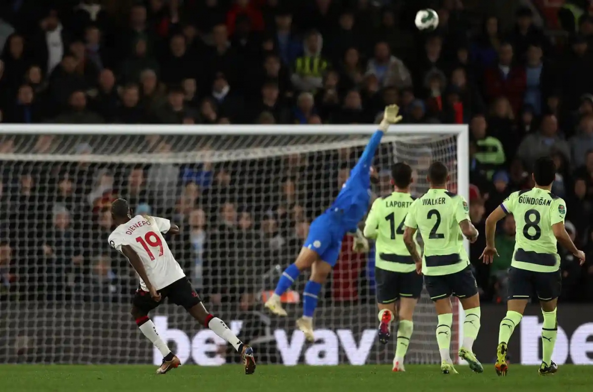thua soc southampton, man city bi loai o tu ket league cup hinh anh 4