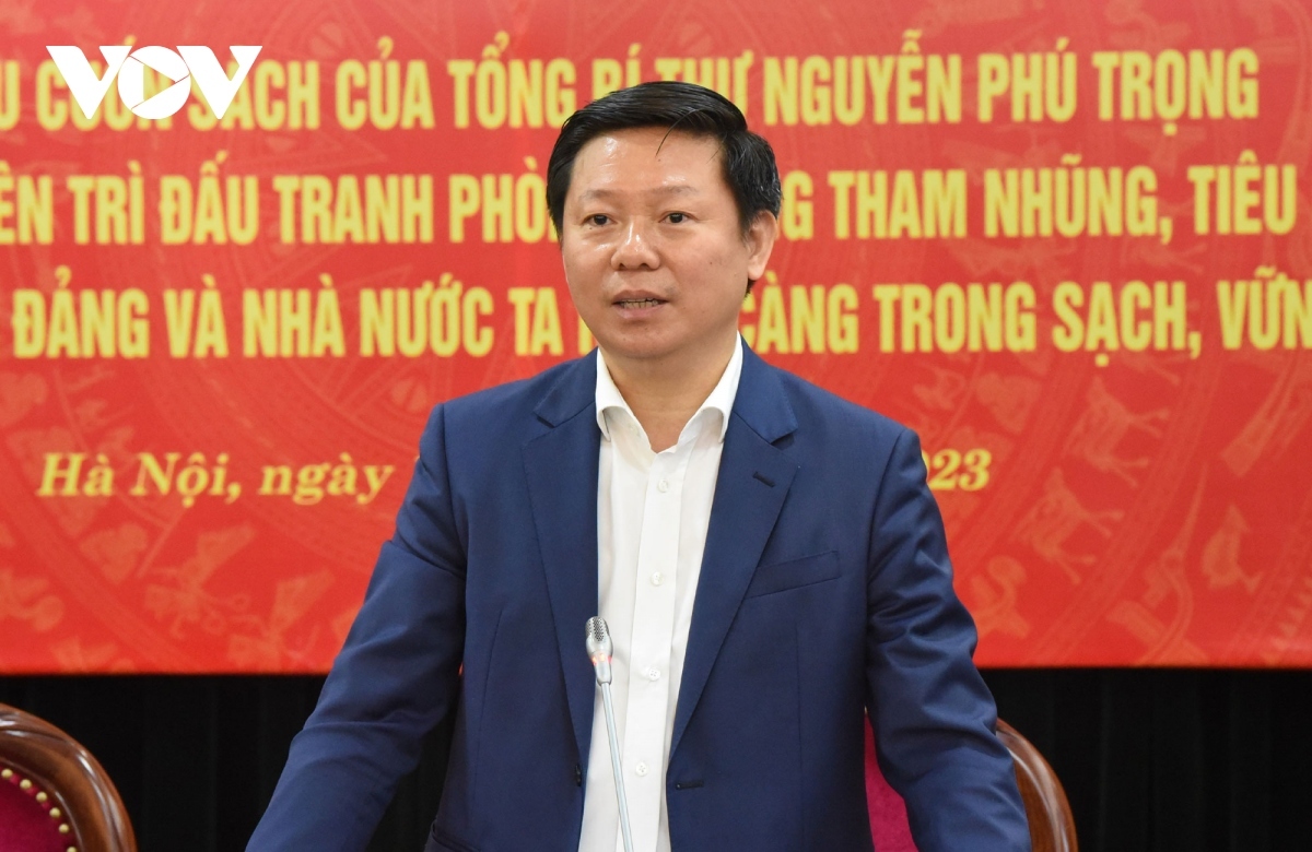 hom nay ra mat sach cua tong bi thu ve phong, chong tham nhung, tieu cuc hinh anh 3