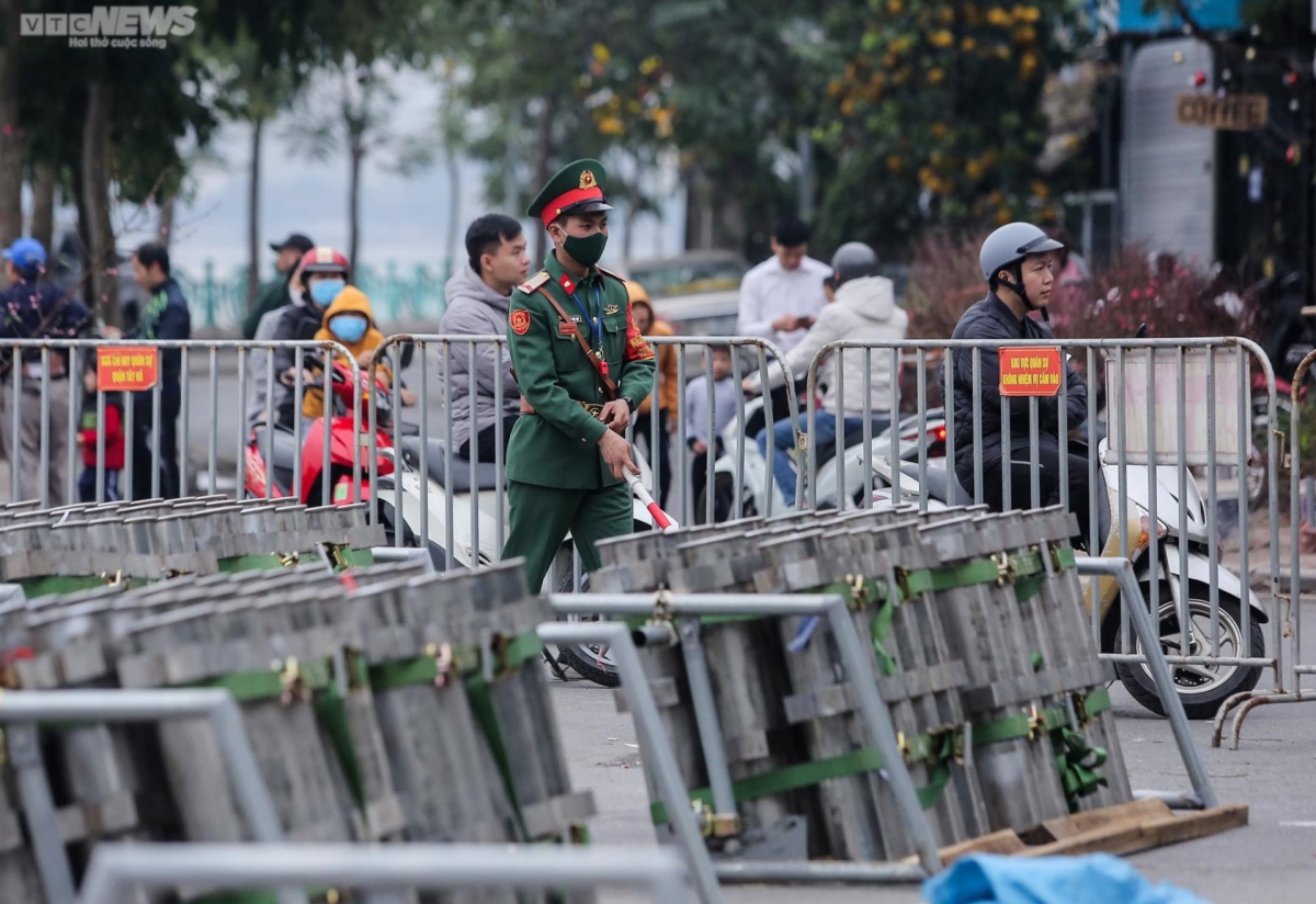 muc so thi tran dia phao hoa o ha noi truoc gio khai hoa hinh anh 7