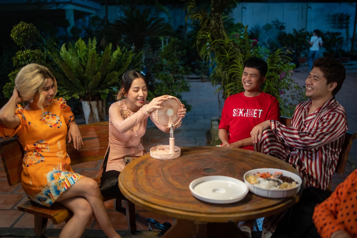 thu trang - tien luat roi loan vi ba di thanh hang dinh no nan co bac hinh anh 2