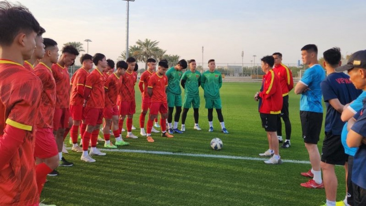u20 viet nam tap luyen tren mat co dep nhu mo o saudi arabia hinh anh 5
