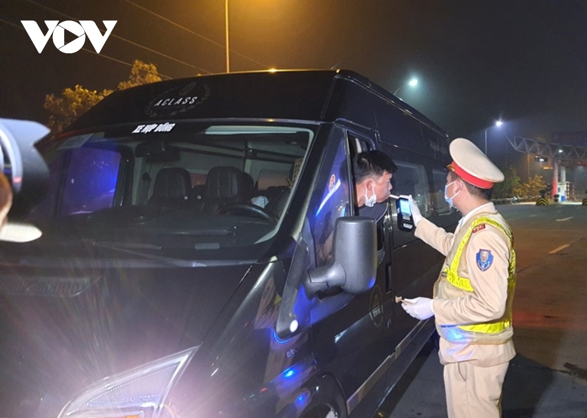 cục csgt trực tiếp kiểm tra nồng độ cồn ở 30 tỉnh, thành phố hình ảnh 1 cuc csgt truc tiep kiem tra nong do con o 30 tinh, thanh pho hinh anh 1