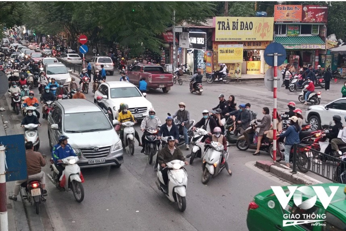 vat va xoay xo vi rao chan nut giao chua boc - pham ngoc thach hinh anh 9