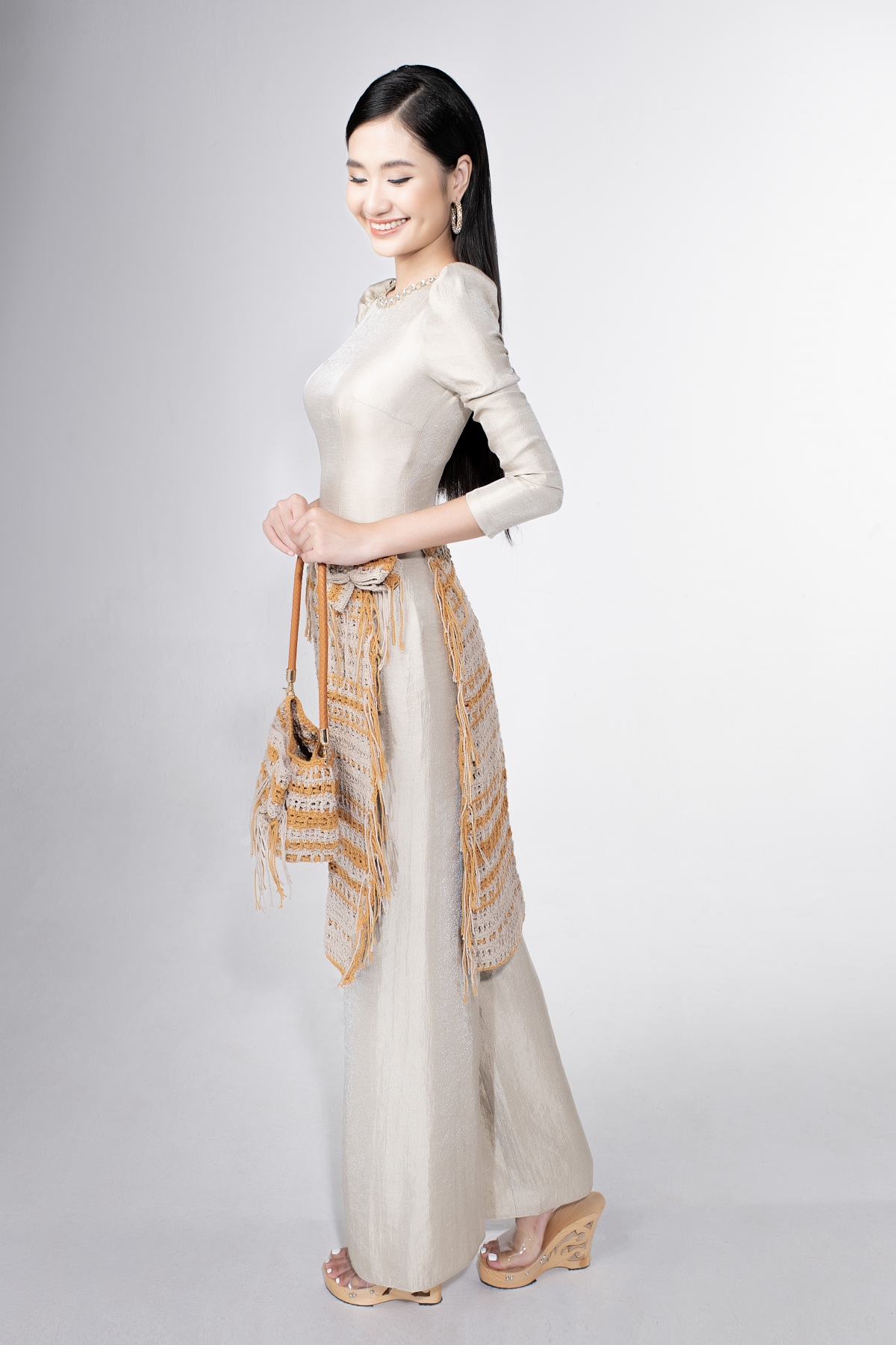 hoa hau nguyen thanh ha sang ai cap du thi hoa hau moi truong the gioi hinh anh 4