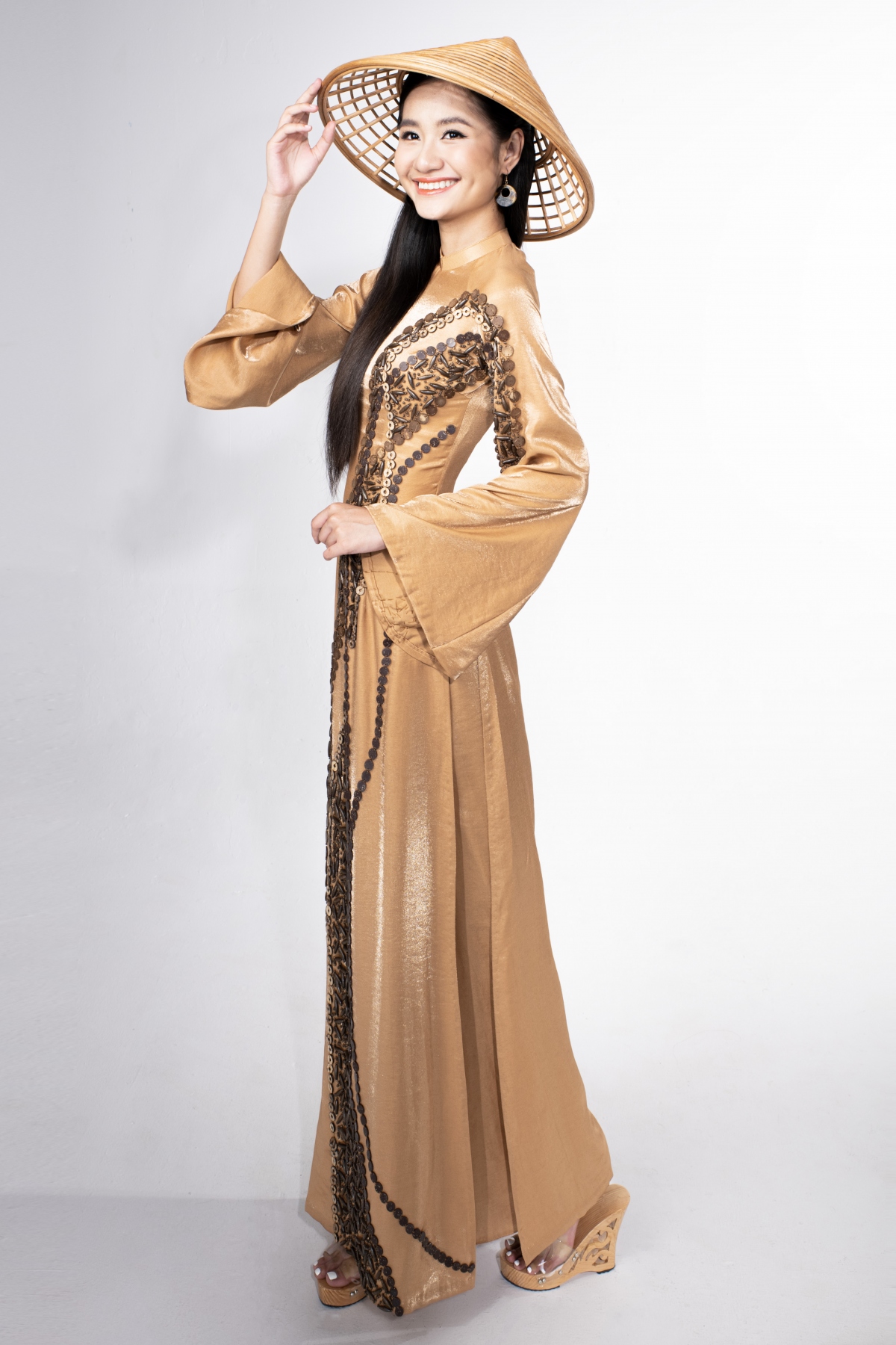 hoa hau nguyen thanh ha sang ai cap du thi hoa hau moi truong the gioi hinh anh 5