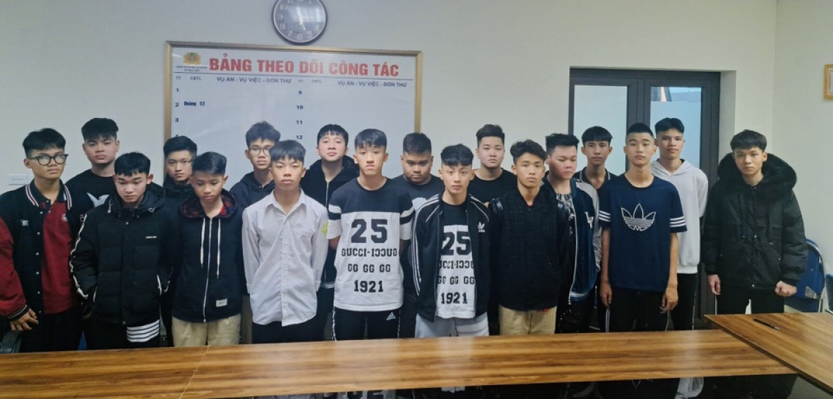 kịp thời ngăn chặn 24 thiếu niên mang dao đi hỗn chiến ở hà nội hình ảnh 1 kip thoi ngan chan 24 thieu nien mang dao di hon chien o ha noi hinh anh 1