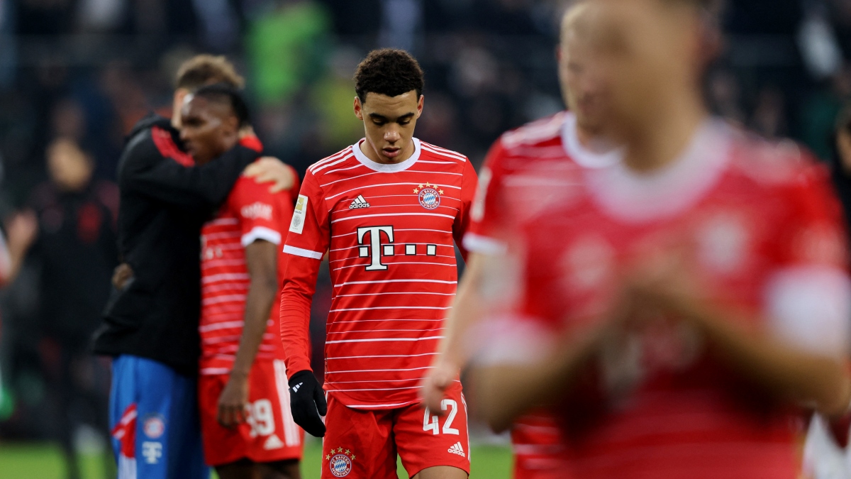bayern munich lai thua khac tinh o bundesliga hinh anh 9